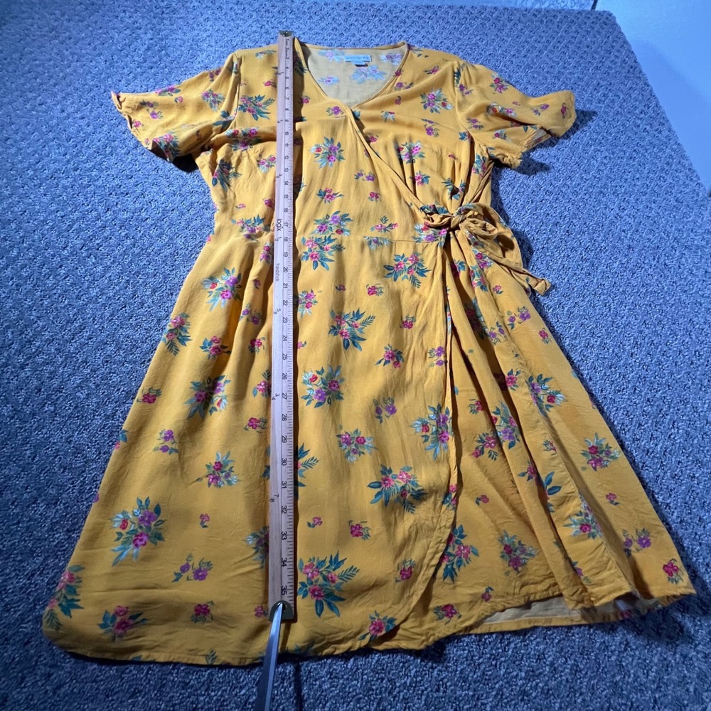 Peyton & Parker Wrap Dress Women L Yellow Floral Flutter Sleeve V-Neck Rayon - Picture 8 of 9